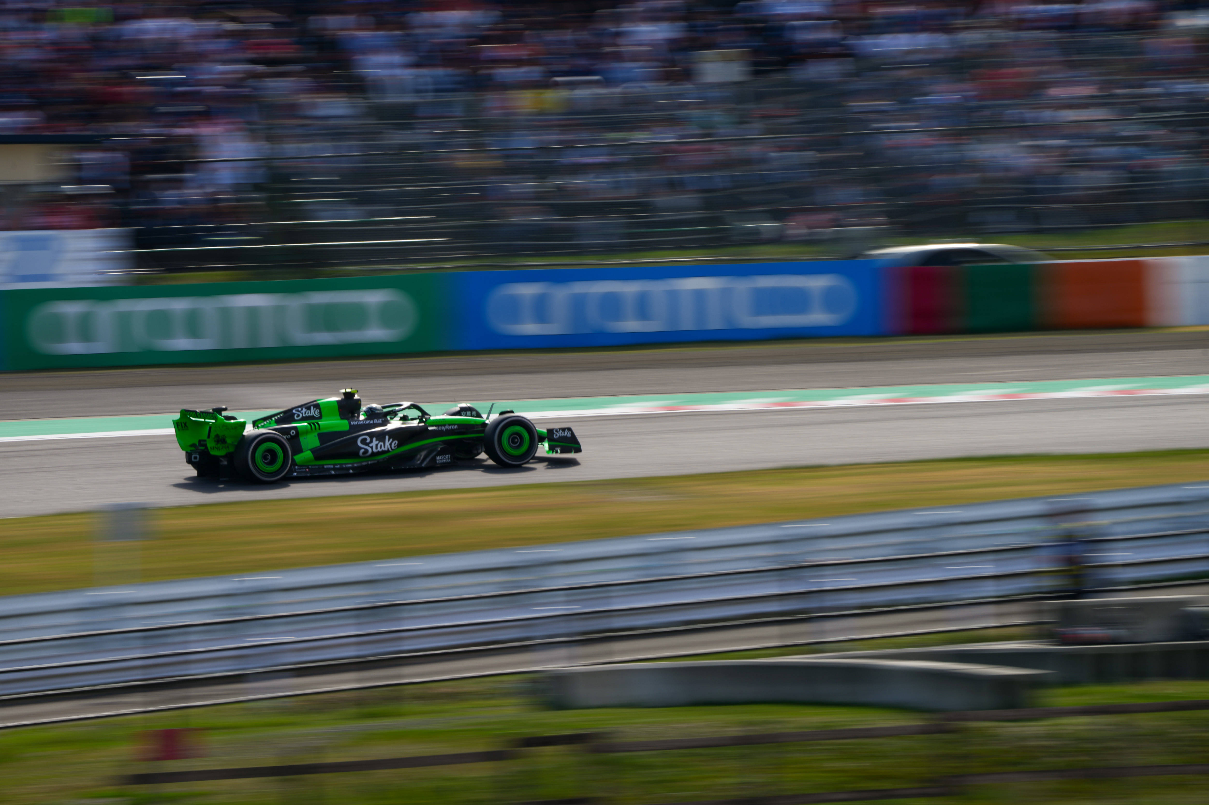 开云平台-雷诺车队横扫索伯车队，维斯塔潘高光表现