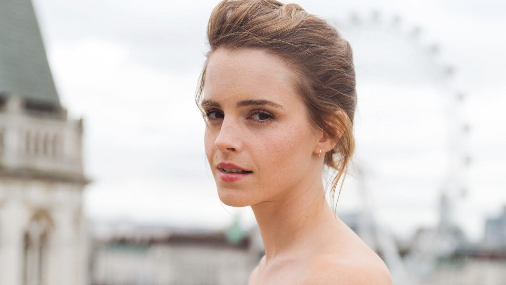 开云官方app入口-范弗利特爆发之夜，凯尔特人鏖战马刺，见证个人英雄主义与团队韧性的对决