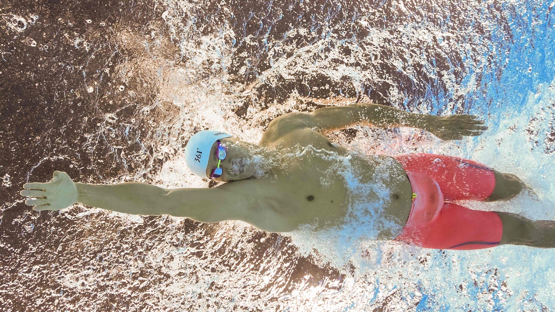 开云官方app入口-当梅西的锋芒遇上瑞士的利刃，足球世界的两极叙事