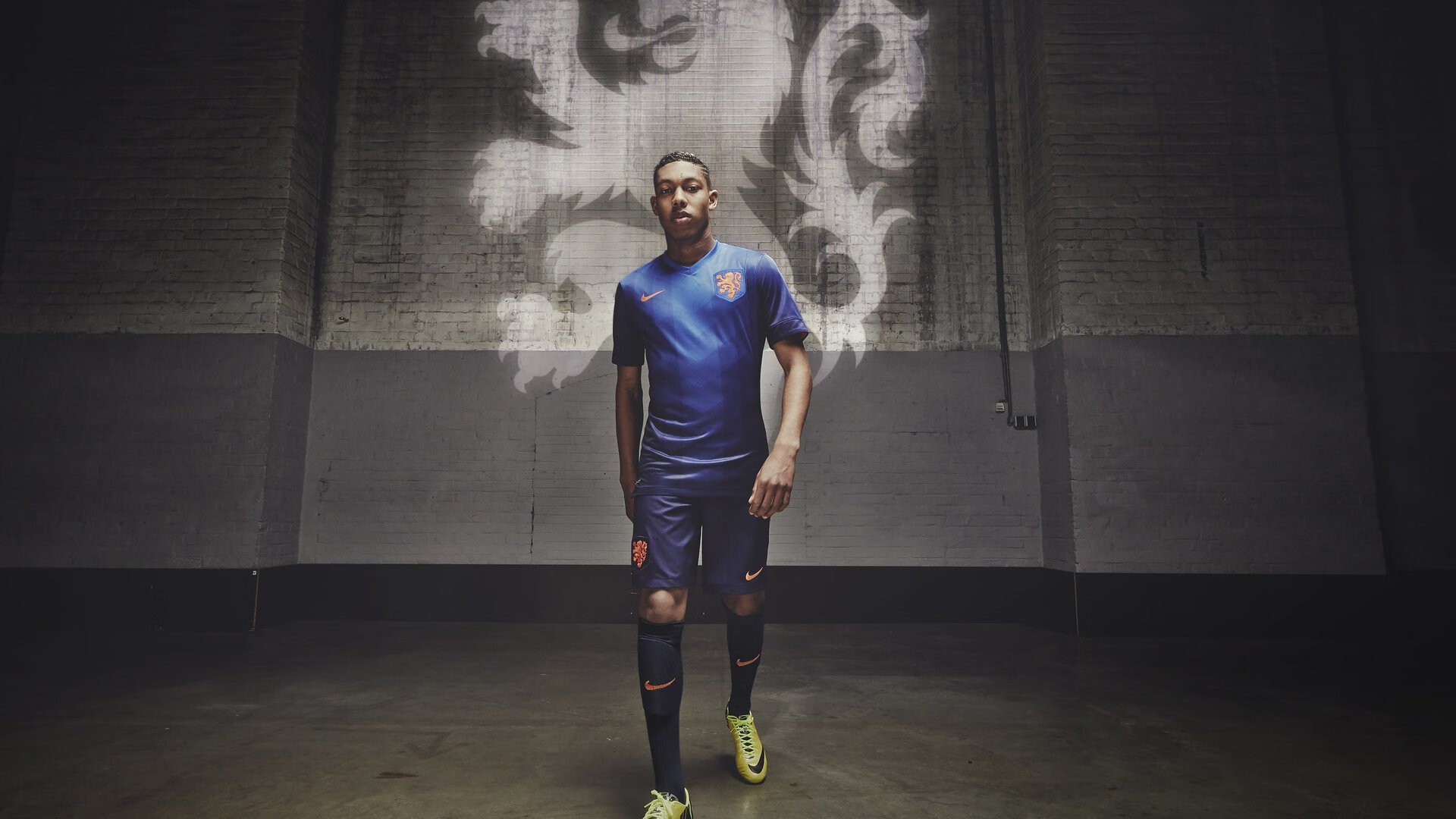 开云体育APP下载-穆勒进攻端无人可挡,切尔西轻取尤文,一场战术与意志的完胜